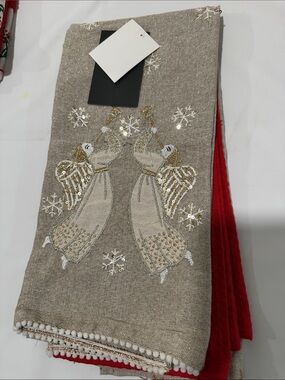 NWT angel Tahari Christmas Holiday towels set kitchen bathroom hand festive gold